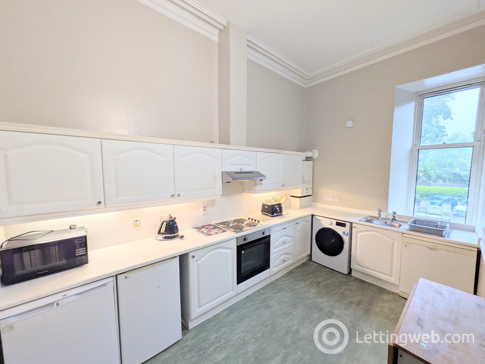 Property to rent in Holburn Street, Aberdeen, AB10