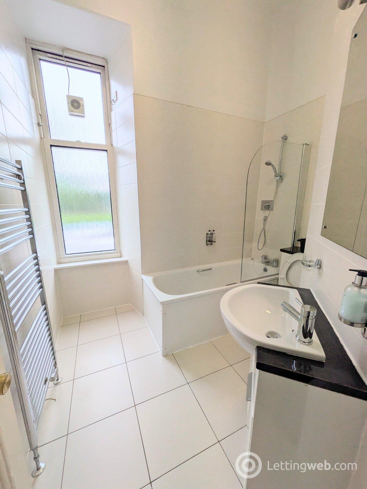 Property to rent in Holburn Street, Aberdeen, AB10