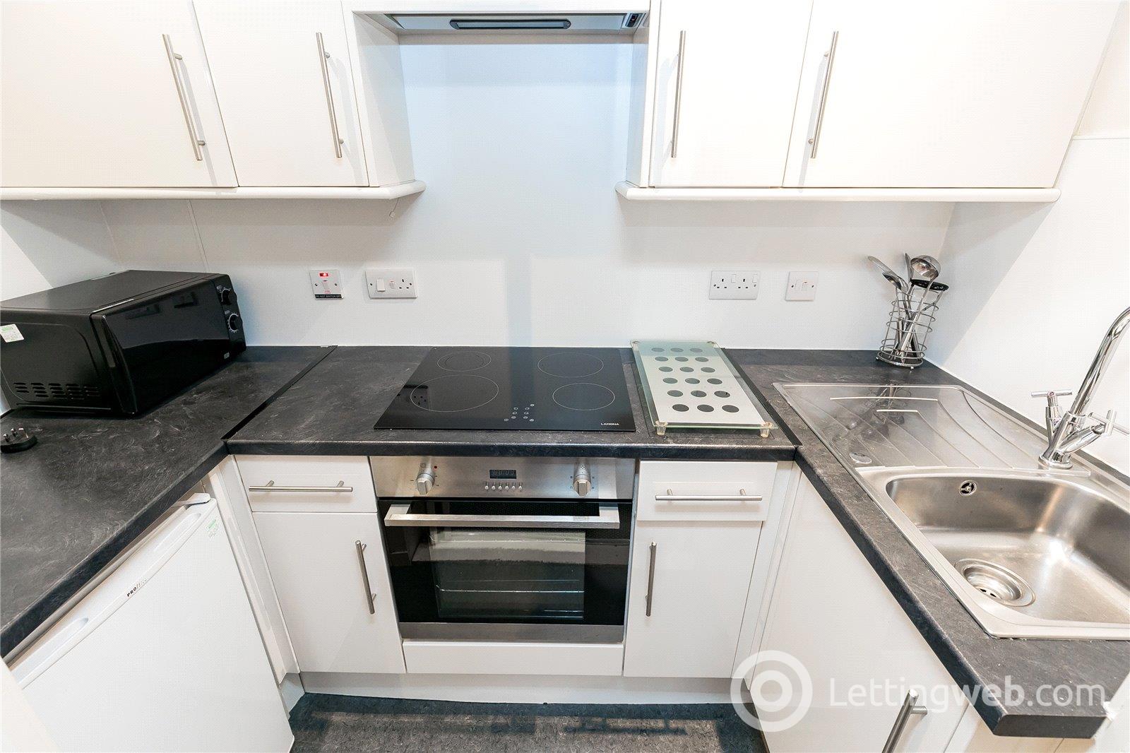 Property to rent in Baker Street, Aberdeen, AB25