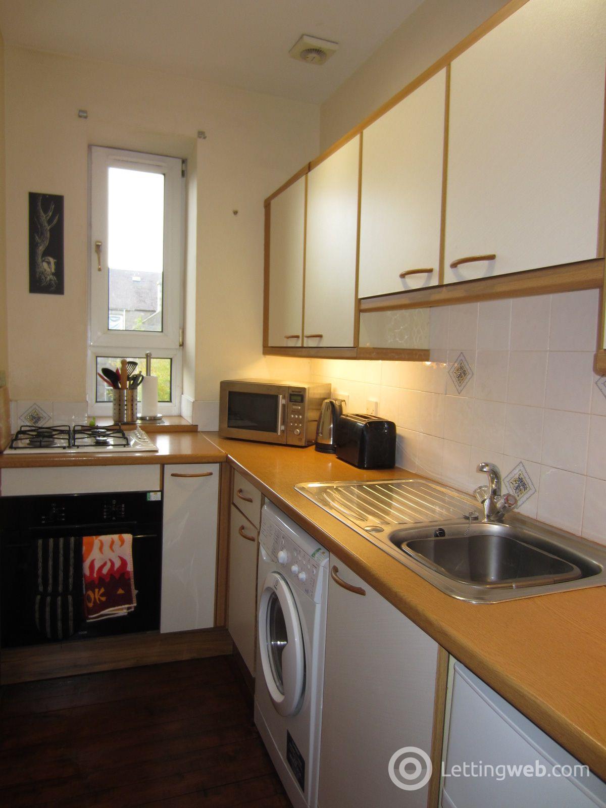 Property to rent in Wallfield Place, Rosemount, Aberdeen, AB25