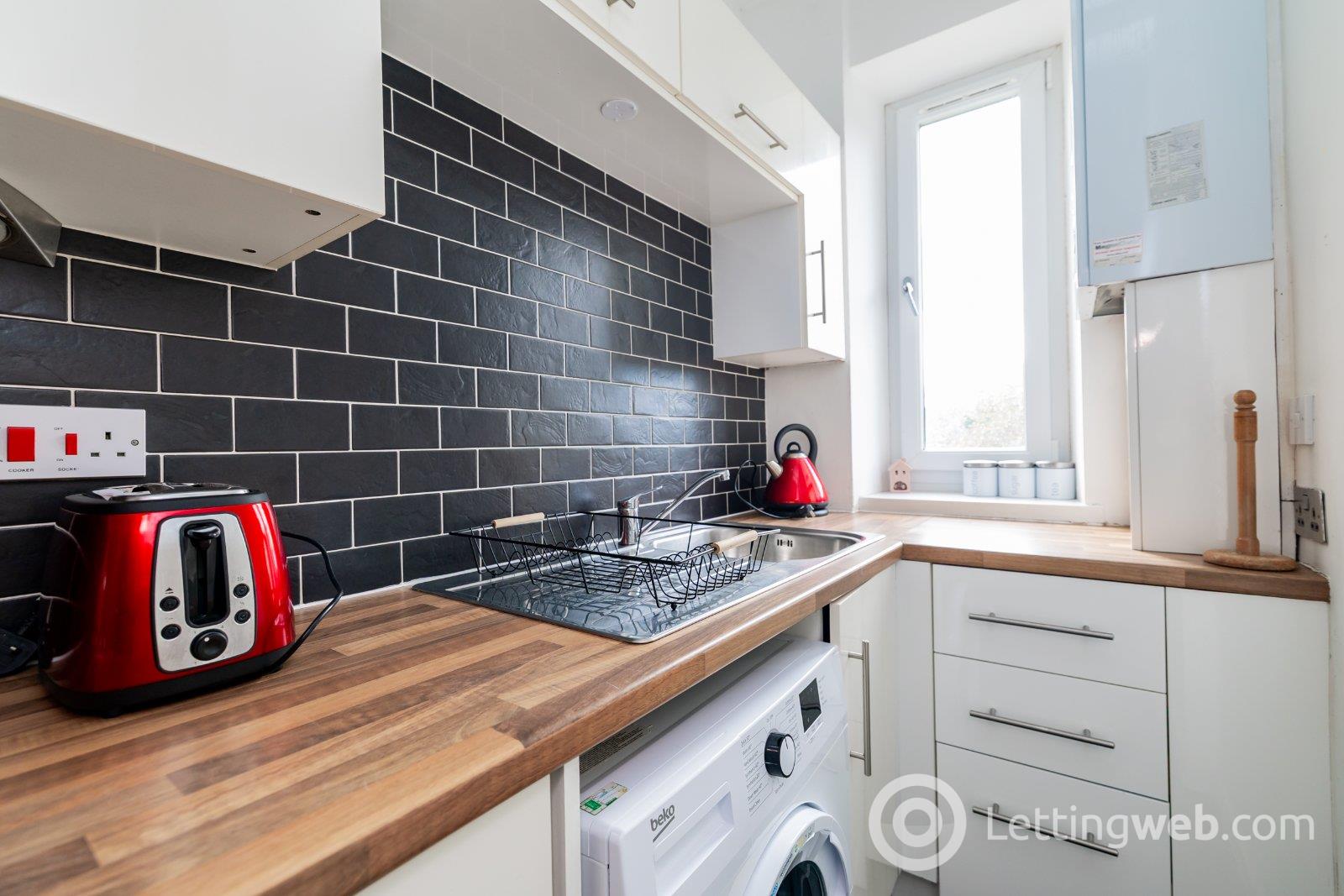 Property to rent in Fonthill Road, Aberdeen, City Centre, AB11