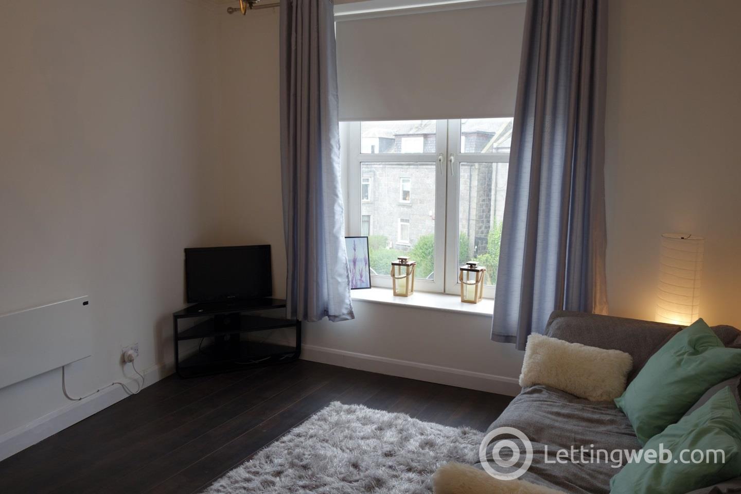 Property to rent in Victoria Road, Aberdeen, AB11 9LU