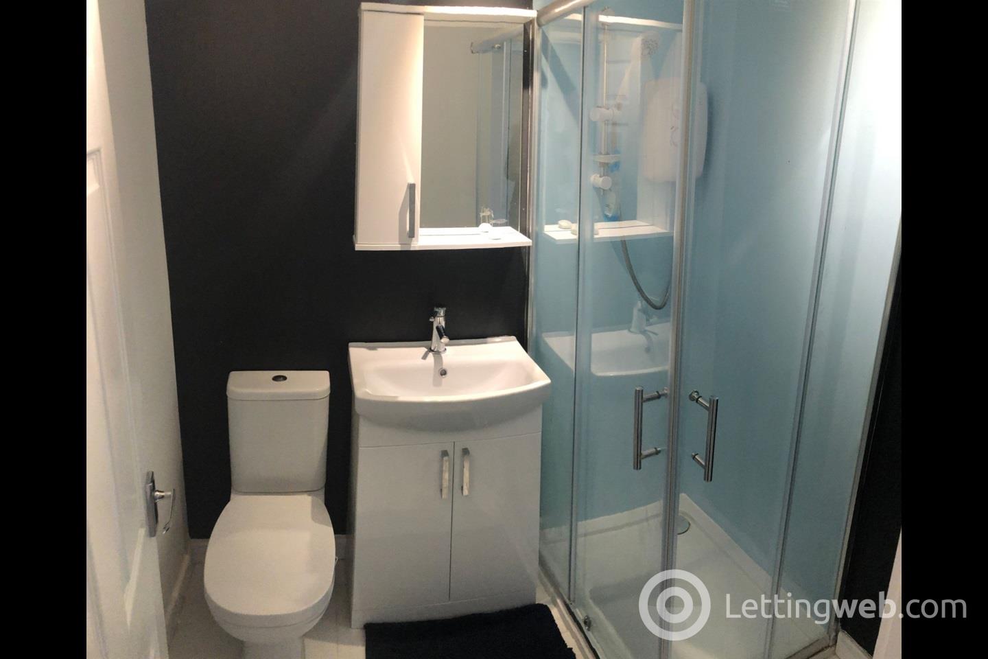 Property to rent in Victoria Road, Aberdeen, AB11 9LU