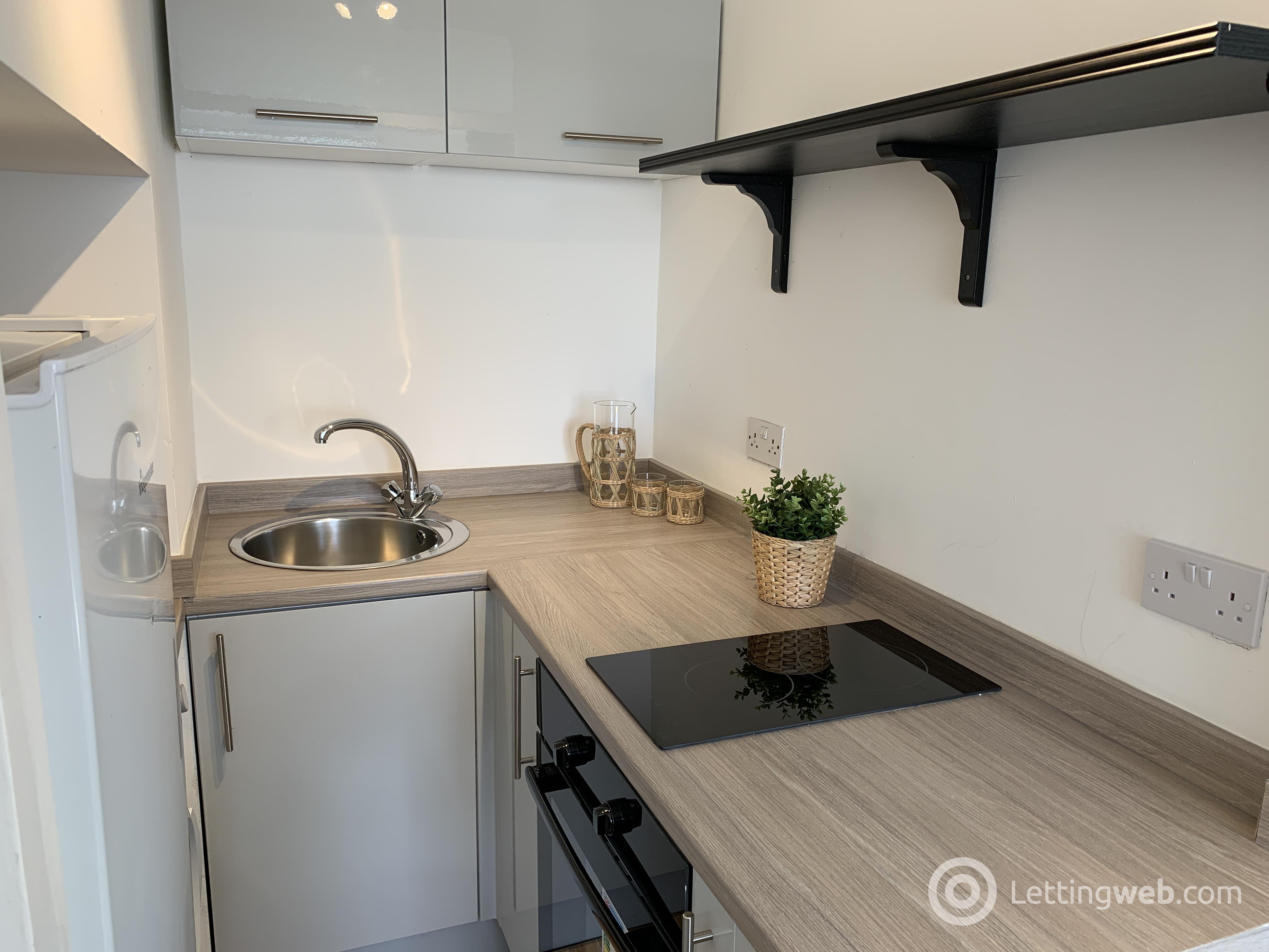 Property to rent in Victoria Road, Aberdeen, AB11 9NA