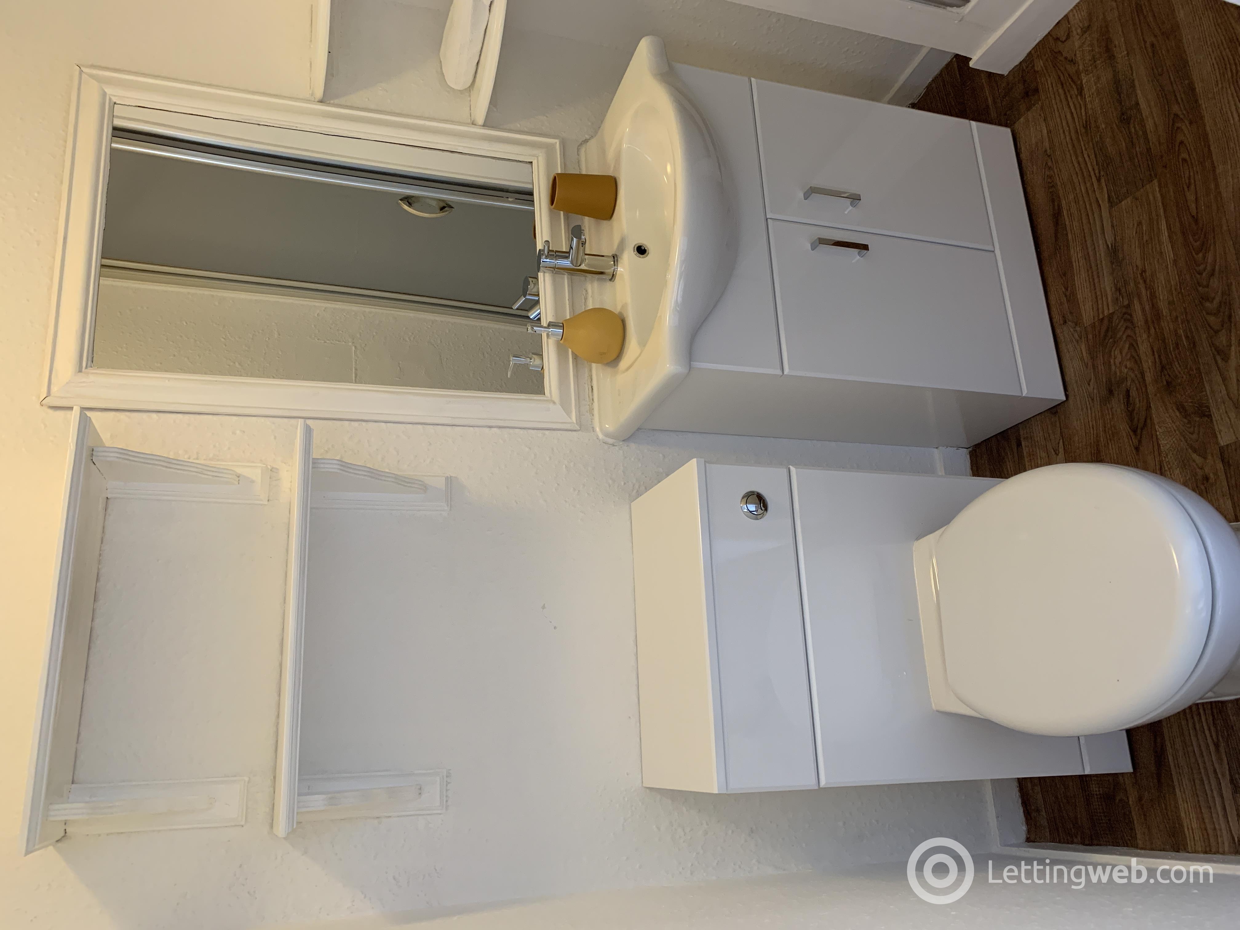 Property to rent in Victoria Road, Aberdeen, AB11 9NA