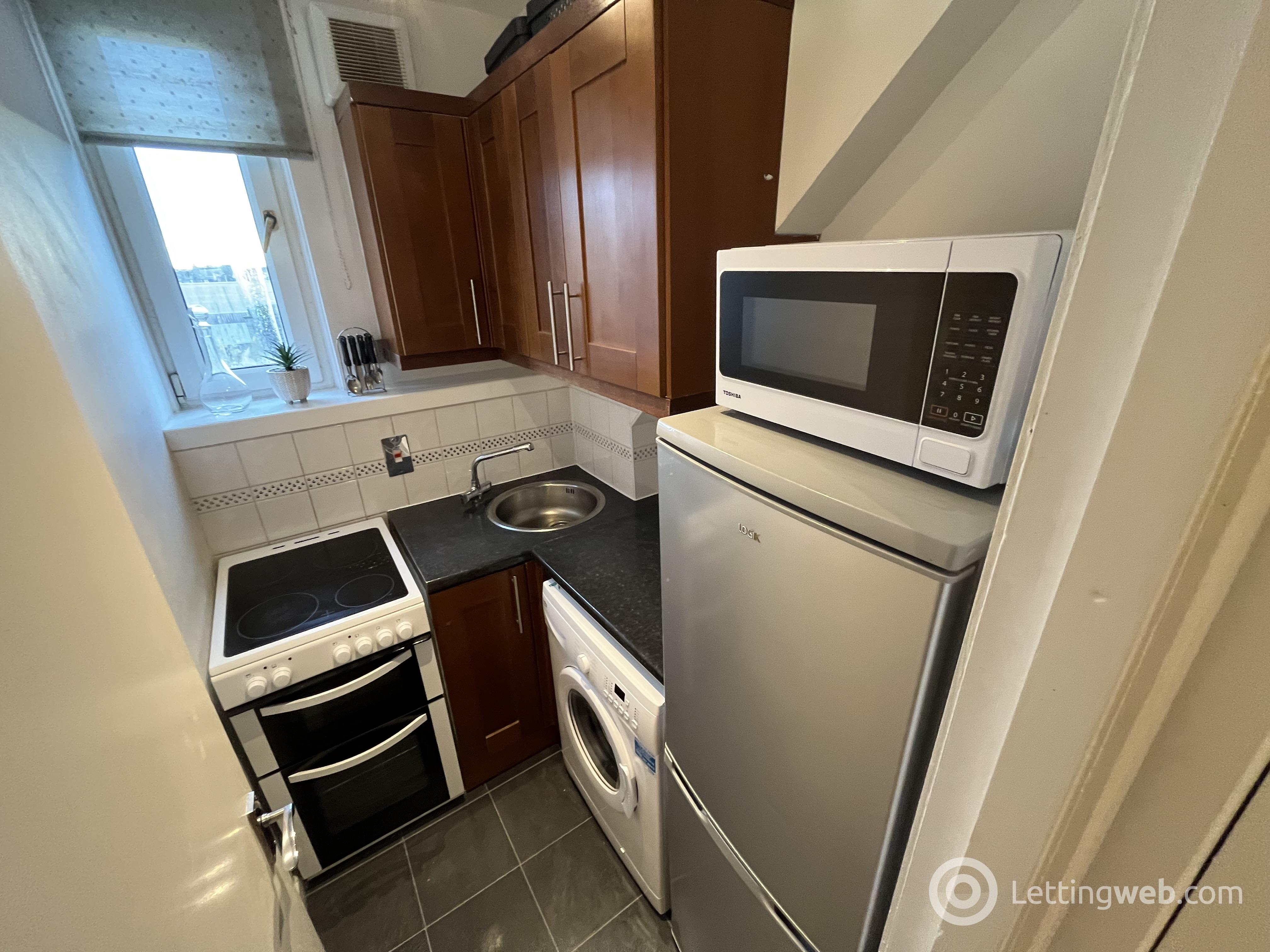 Property to rent in Claremont Street, Aberdeen, AB10 6QR