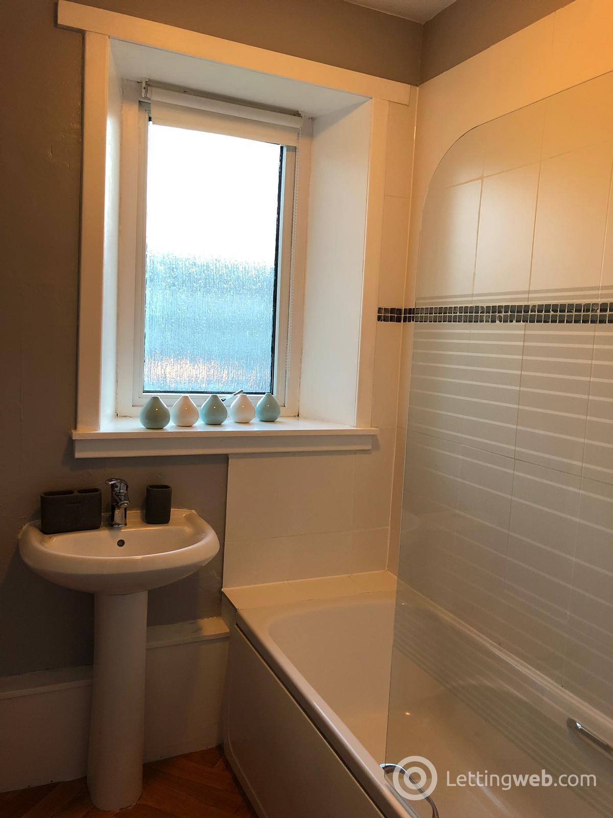 Property to rent in Kerloch Place, Aberdeen, AB11 8JB