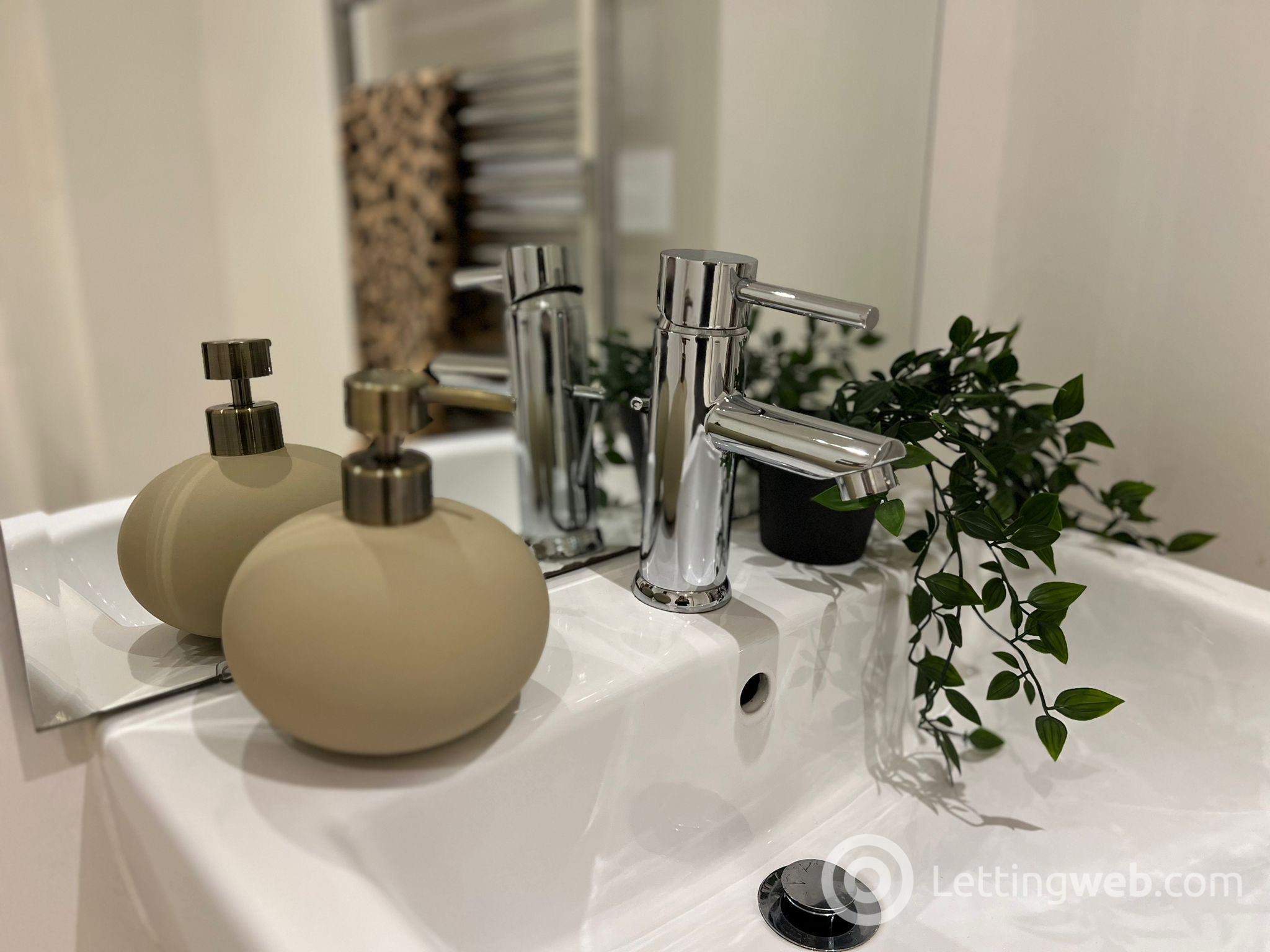 Property to rent in Trinity Street, Aberdeen, AB11 5LY