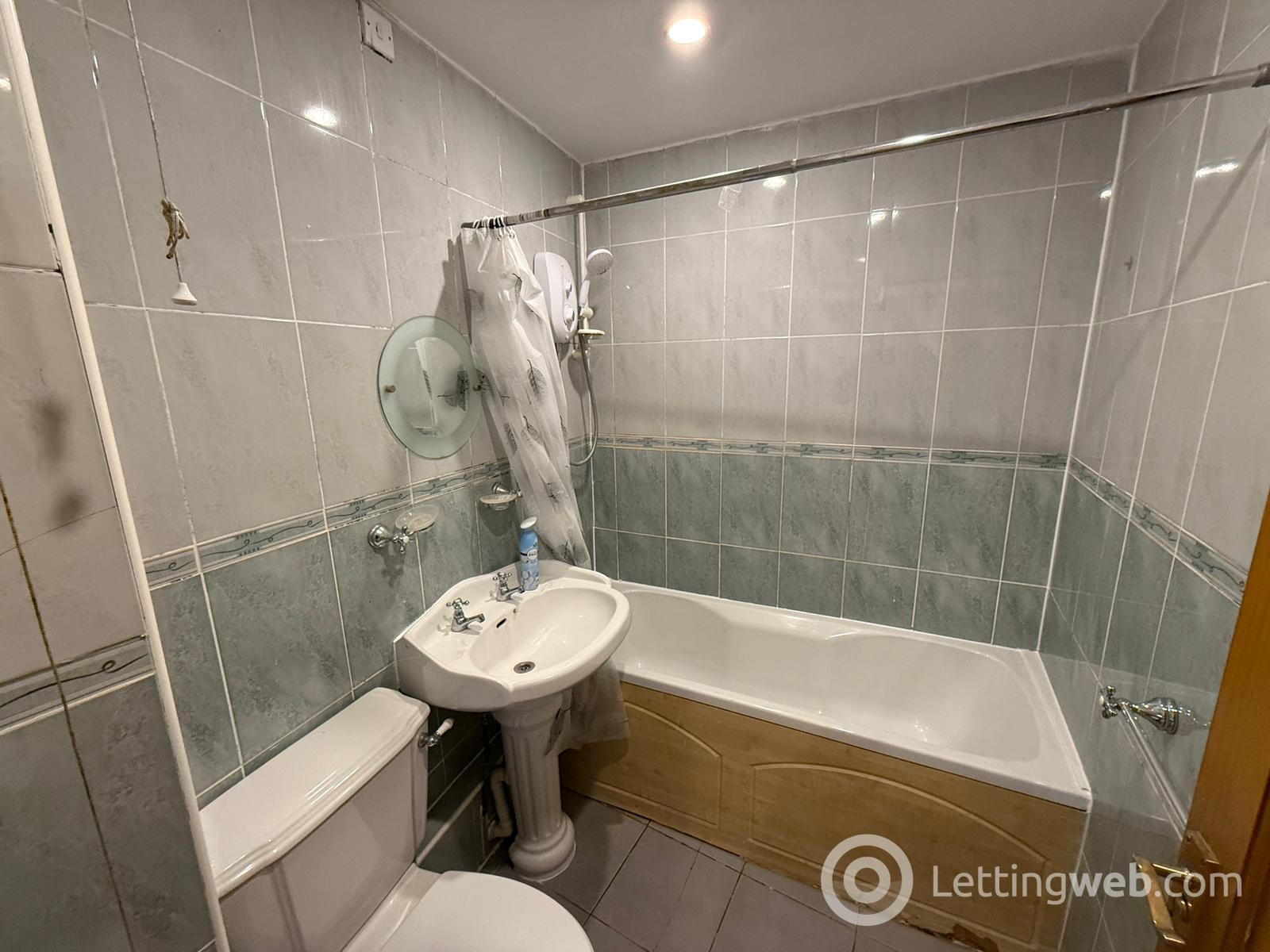 Property to rent in 6 F 2/1, Whitehall Crescent, Dundee, DD1 4AU