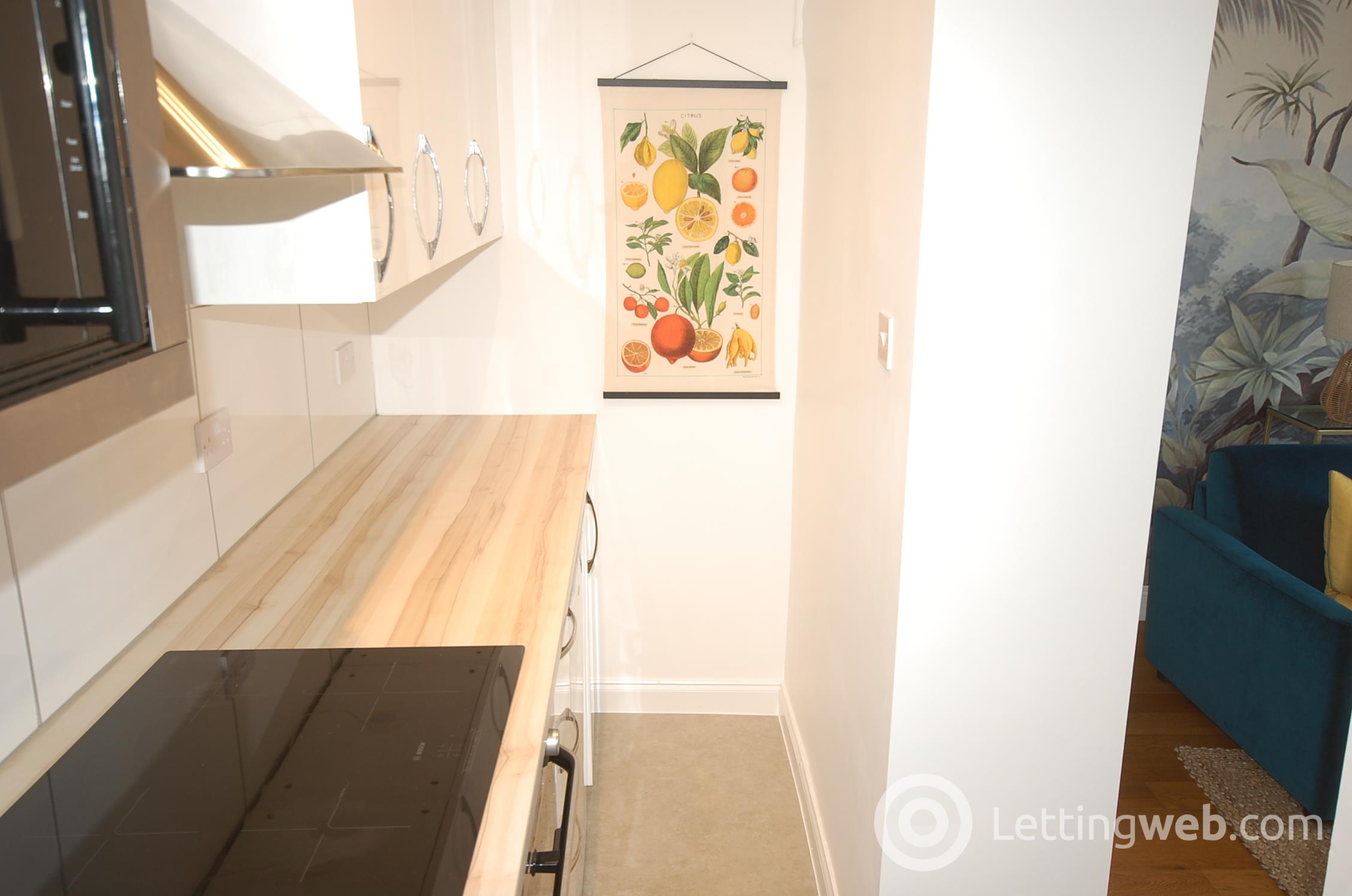 Property to rent in 141 3f2 Broughton Road