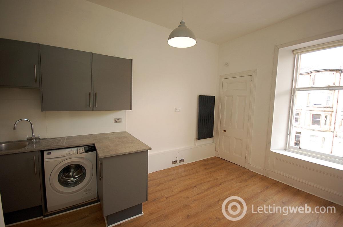 Property to rent in Hillside Street
