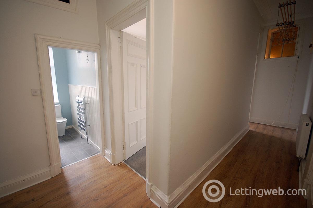 Property to rent in Hillside Street