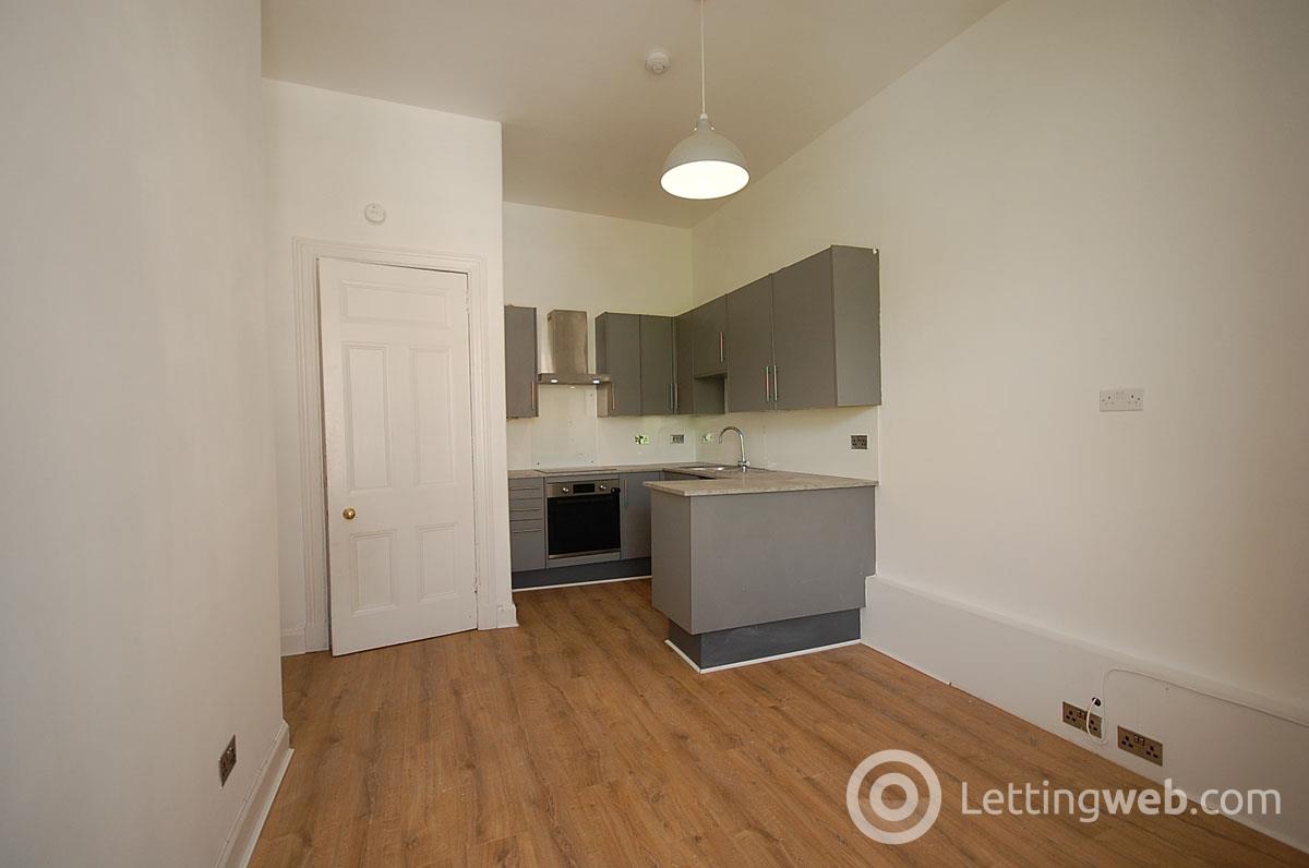 Property to rent in Hillside Street