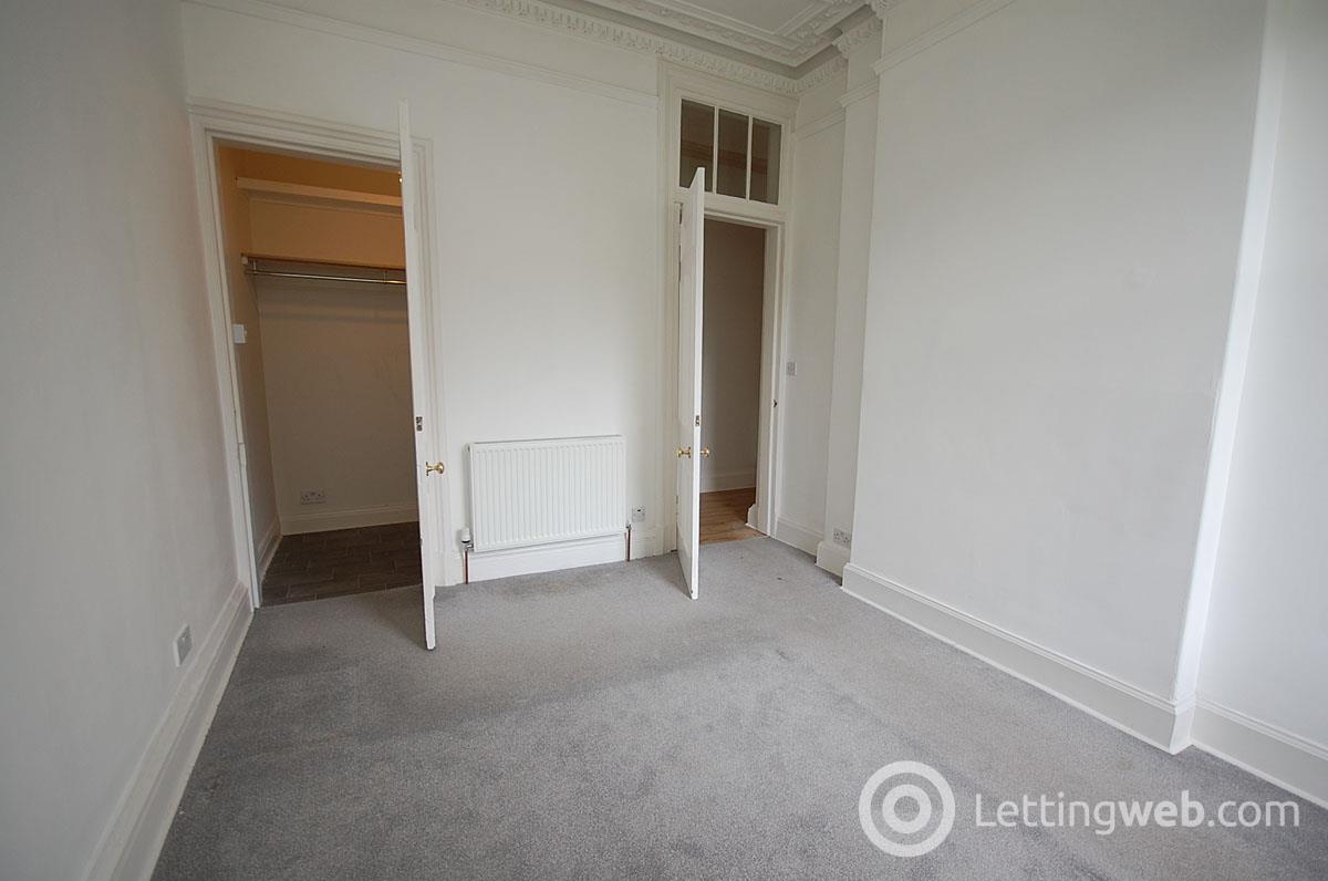 Property to rent in Hillside Street