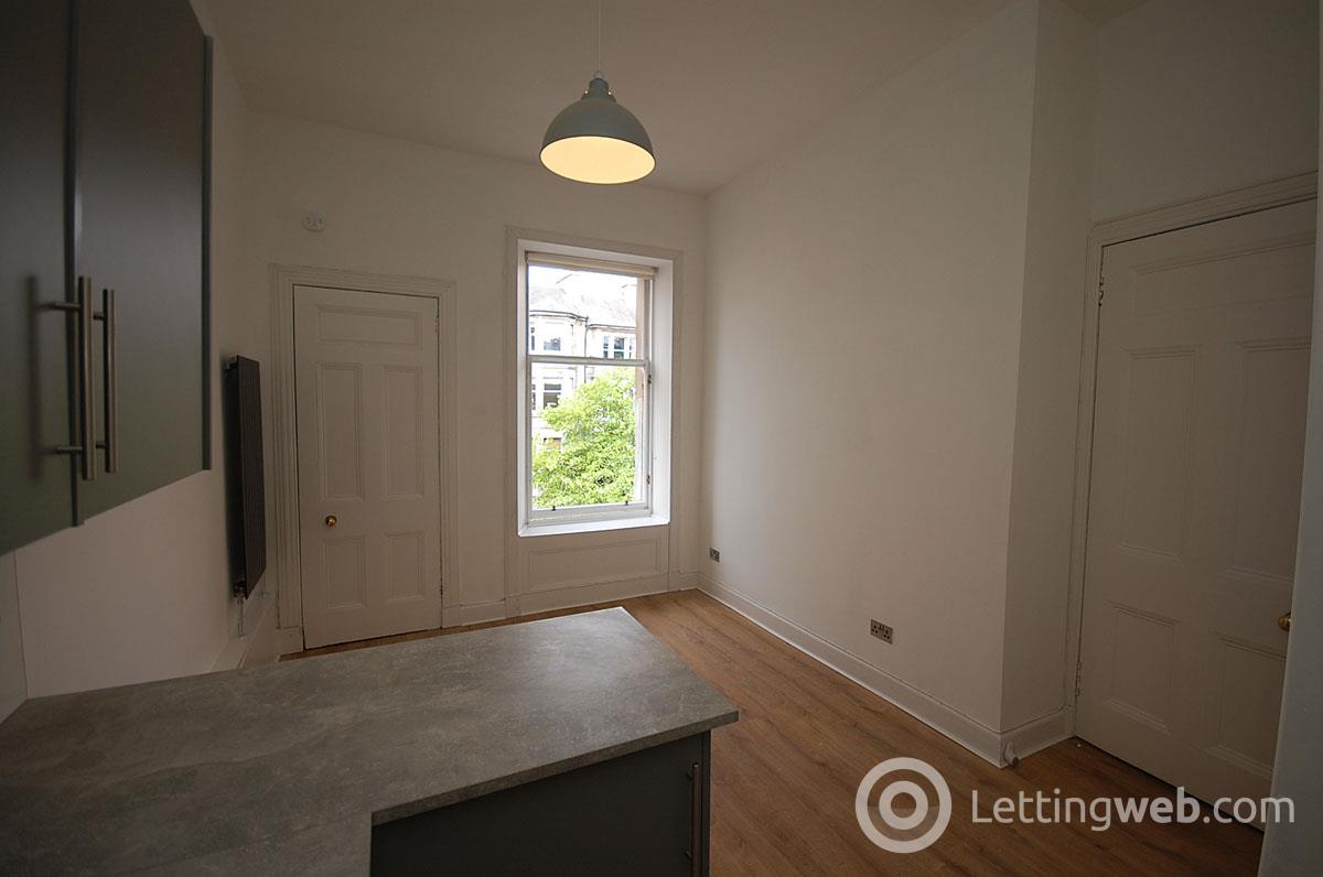 Property to rent in Hillside Street