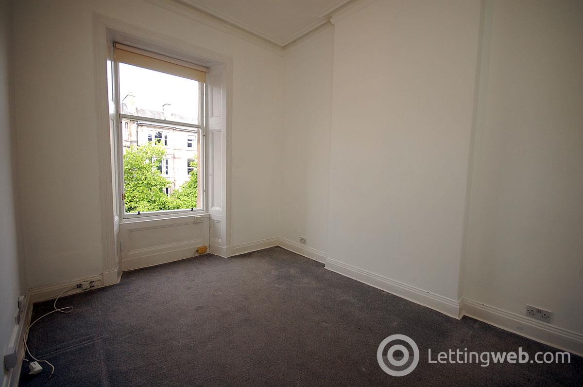 Property to rent in Hillside Street