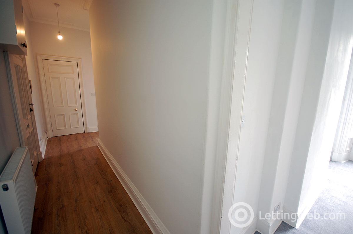 Property to rent in Hillside Street