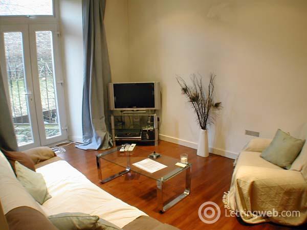 Property to rent in Iona Street