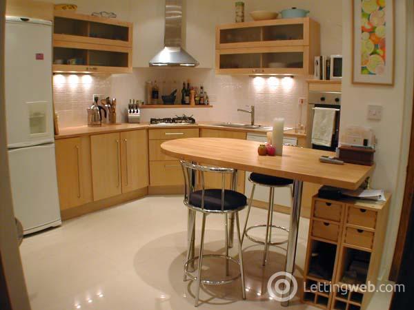 Property to rent in Iona Street