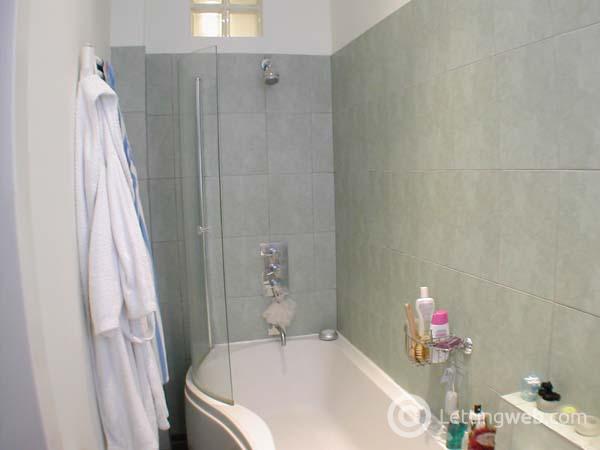 Property to rent in Iona Street