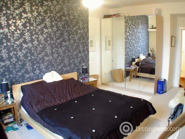 Property to rent in Iona Street