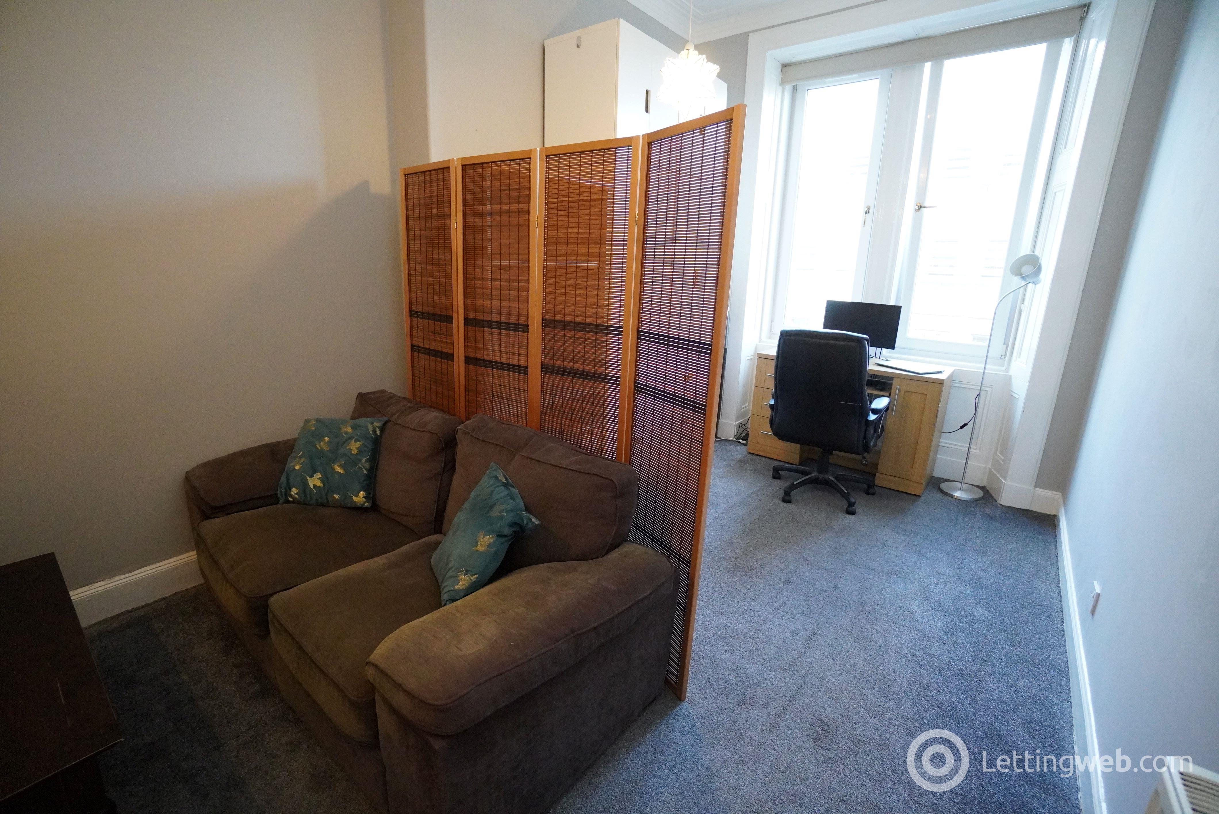 Property to rent in 17 Crossflat Crescent, Paisley, PA1 1PN