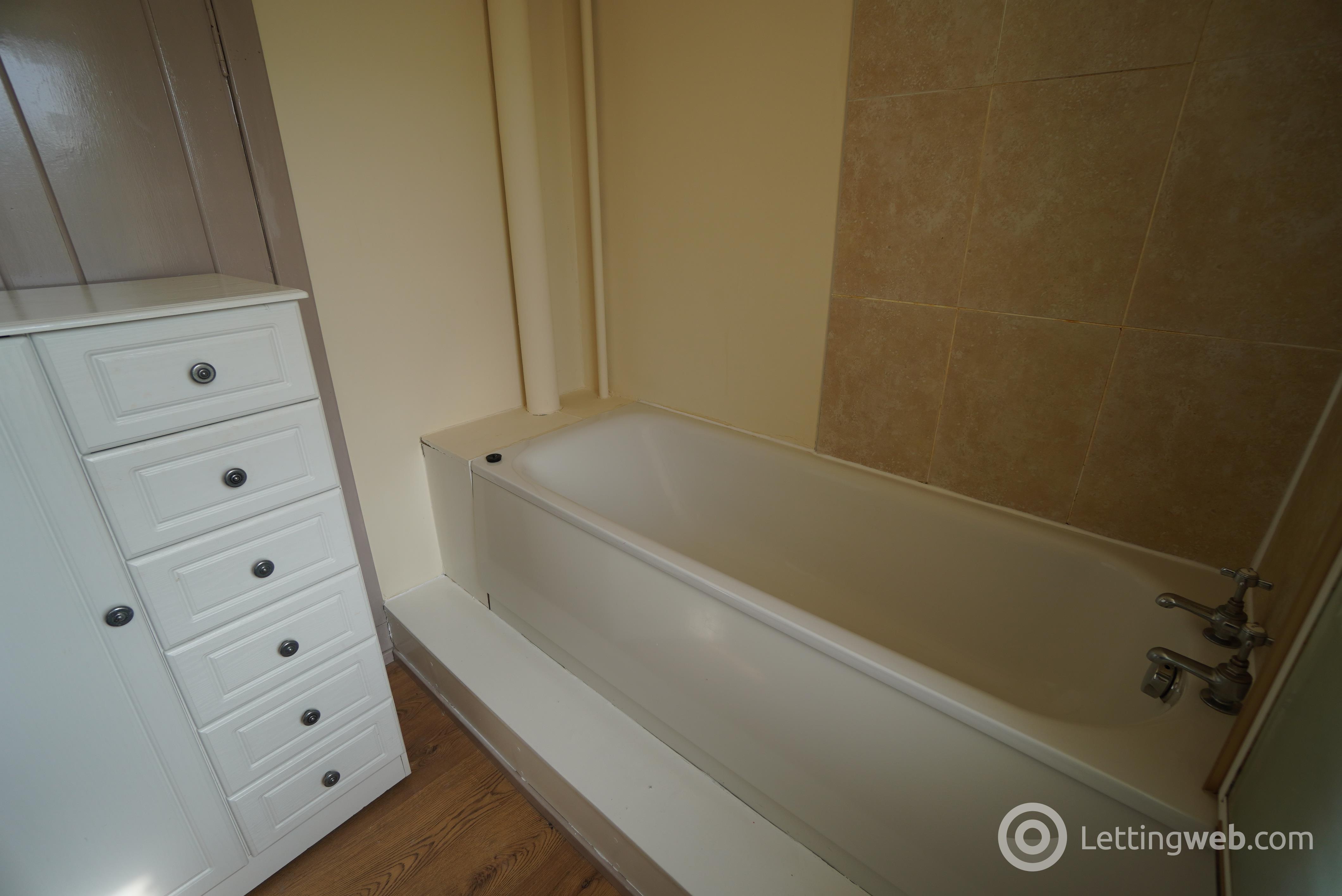 Property to rent in 4 Wester Auchentroig