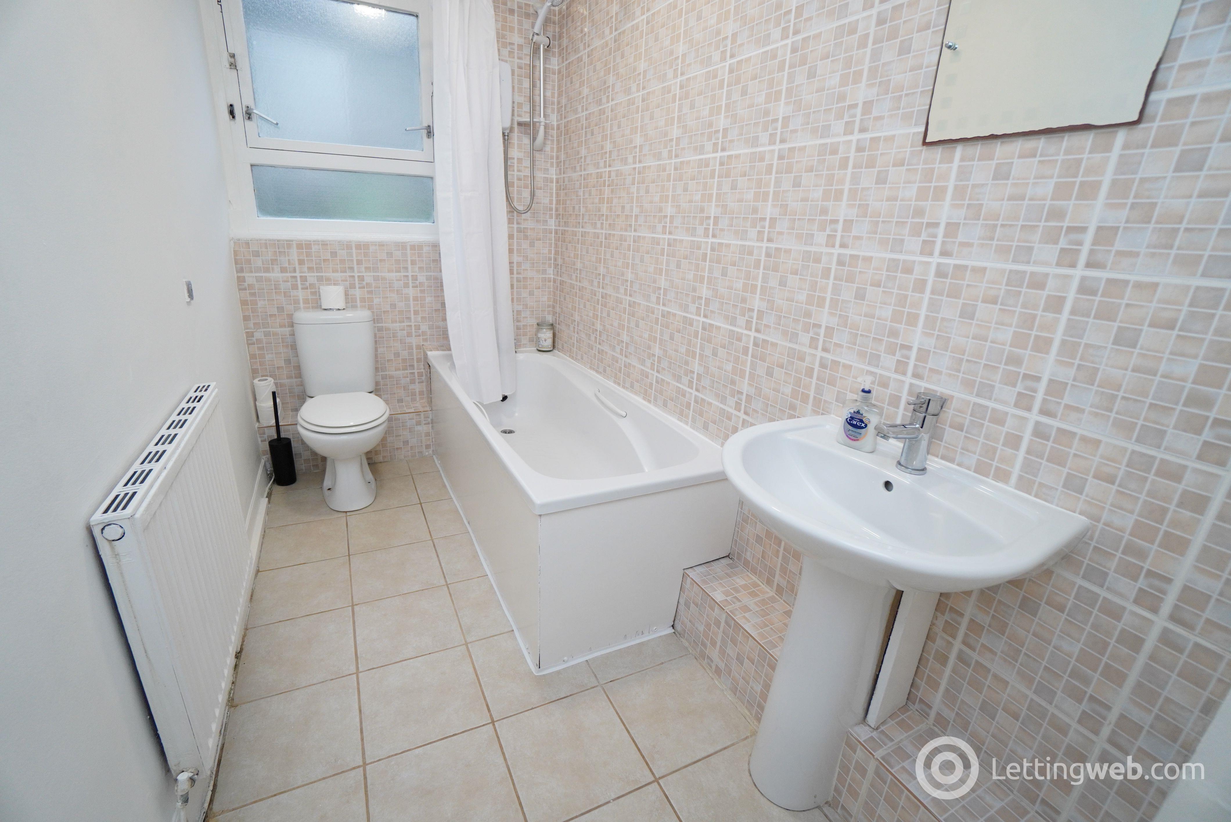 Property to rent in Thornwood Place, Woodlands