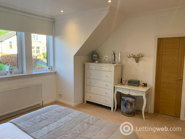 Property to rent in Glasgow Road, BLanefield