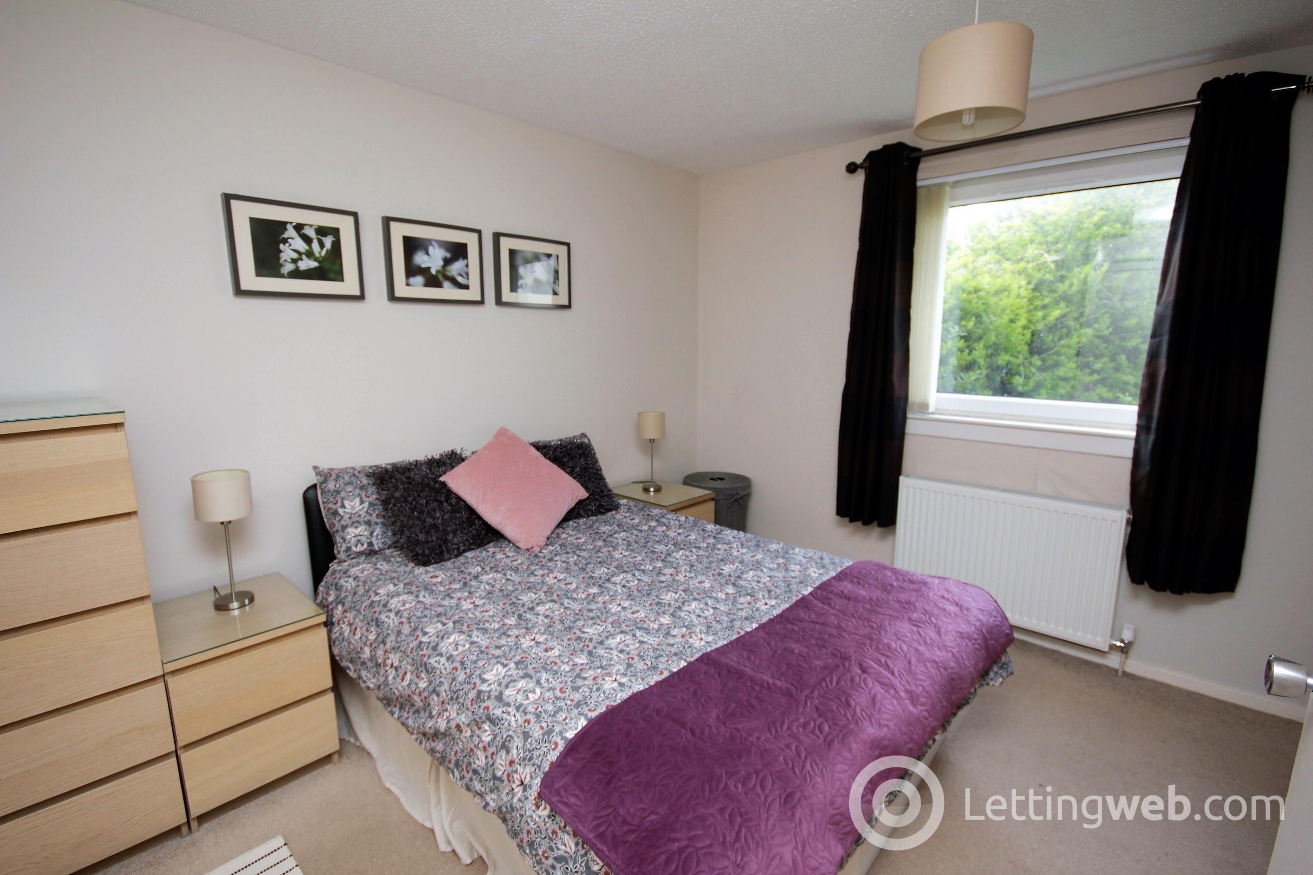 Property to rent in Southgate, Milngavie
