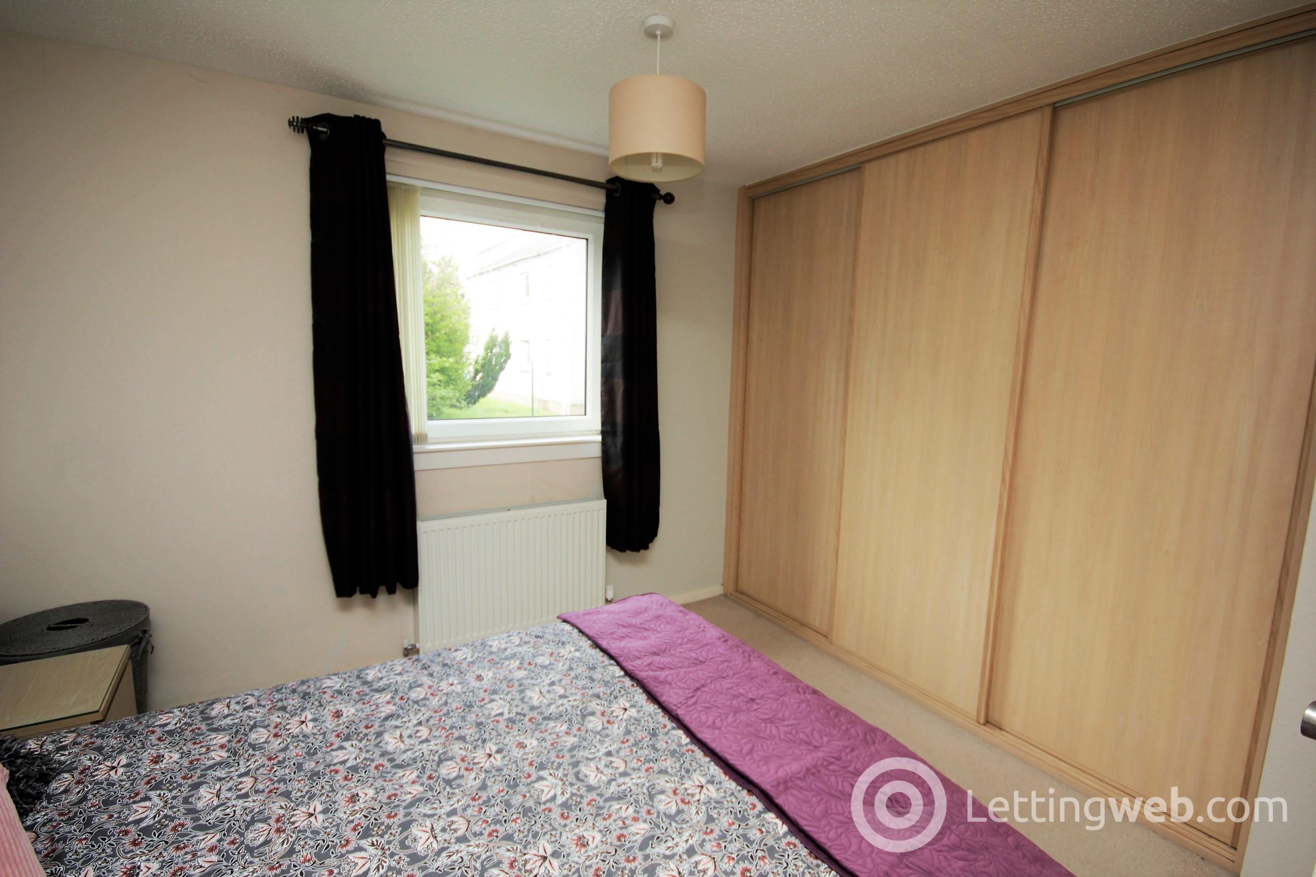 Property to rent in Southgate, Milngavie