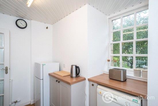 Property to rent in Canongate, Edinburgh, EH8 8BP