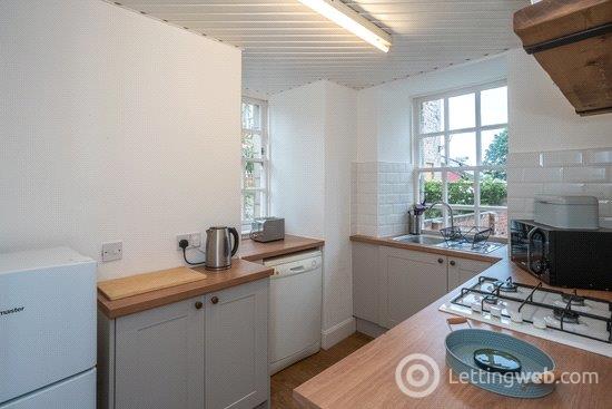 Property to rent in Canongate, Edinburgh, EH8 8BP