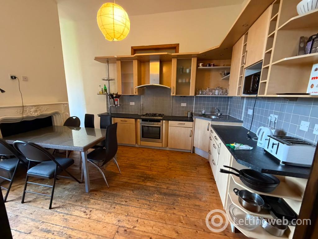 Property to rent in Bruntsfield Place, Bruntsfield, Edinburgh, EH10 4DG