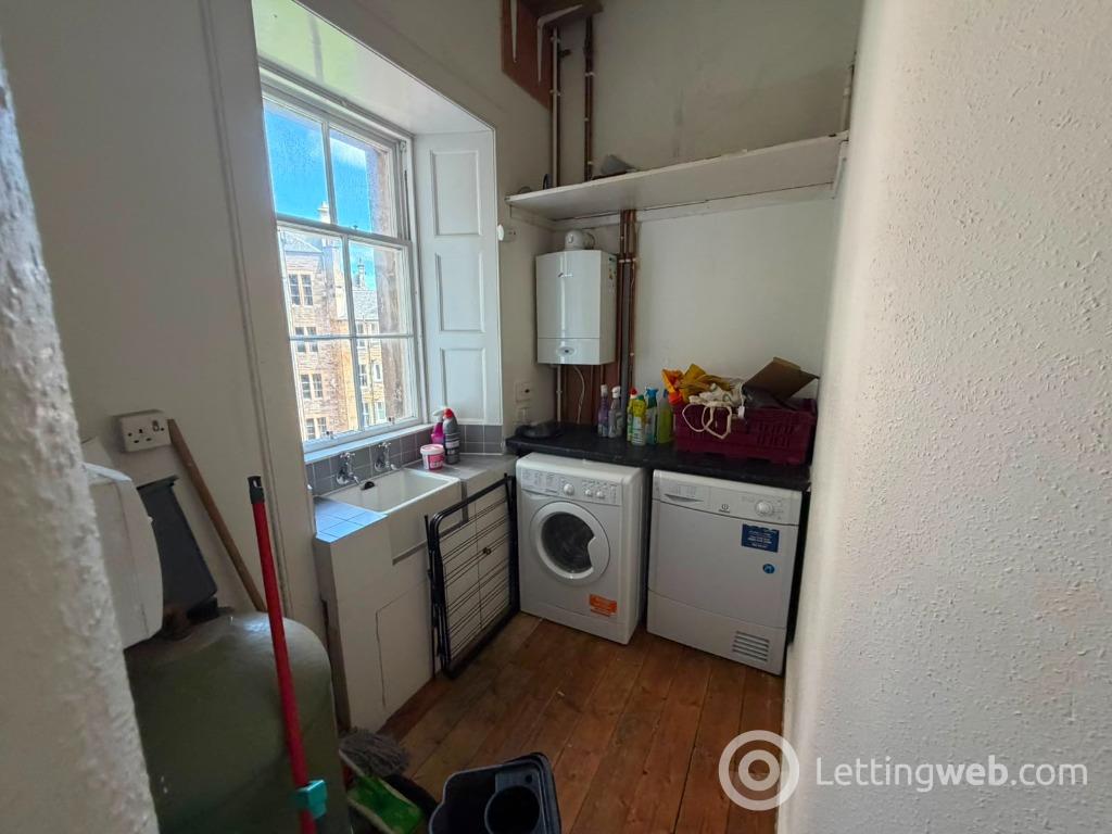 Property to rent in Bruntsfield Place, Bruntsfield, Edinburgh, EH10 4DG