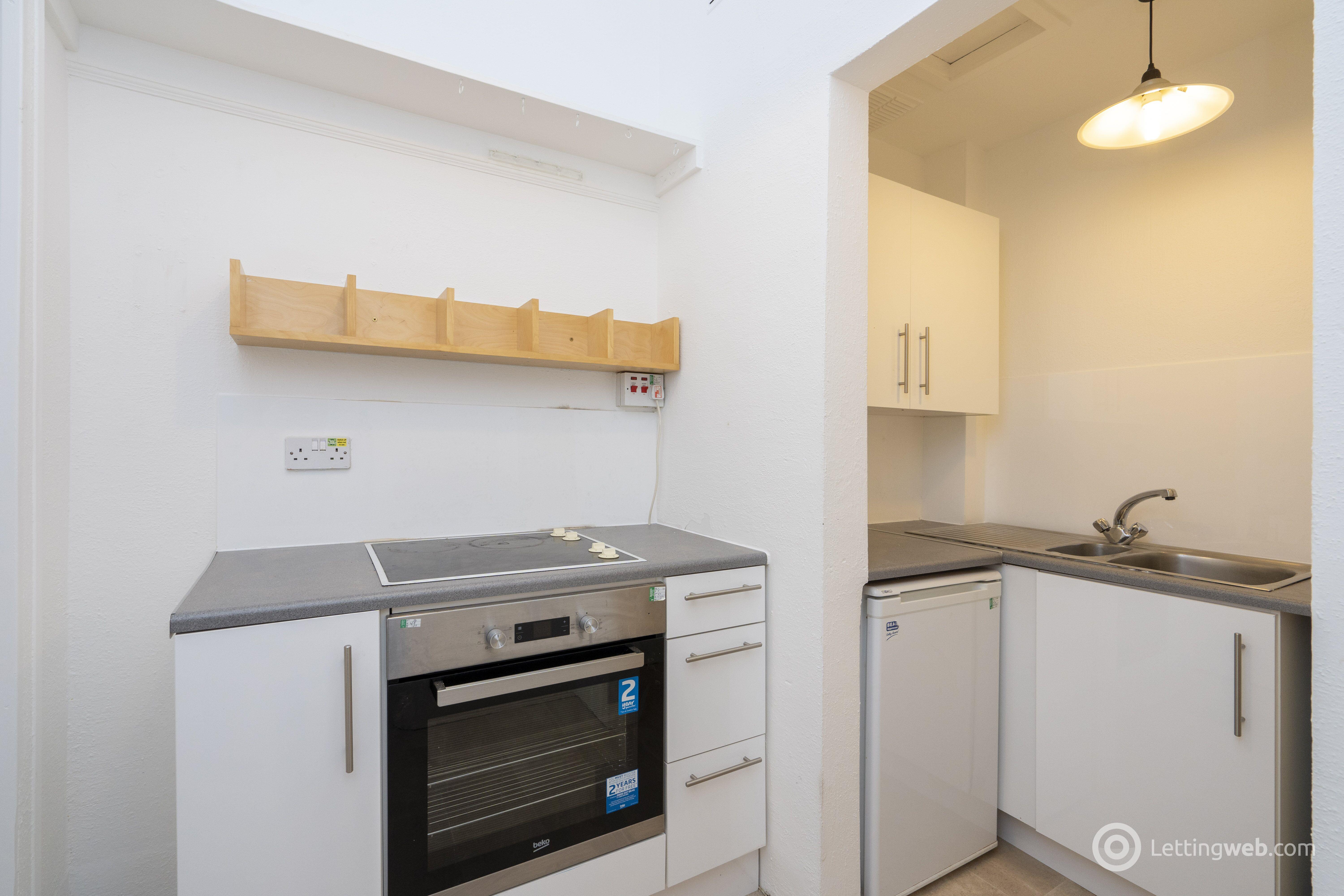Property to rent in 7 Comely Bank Grove