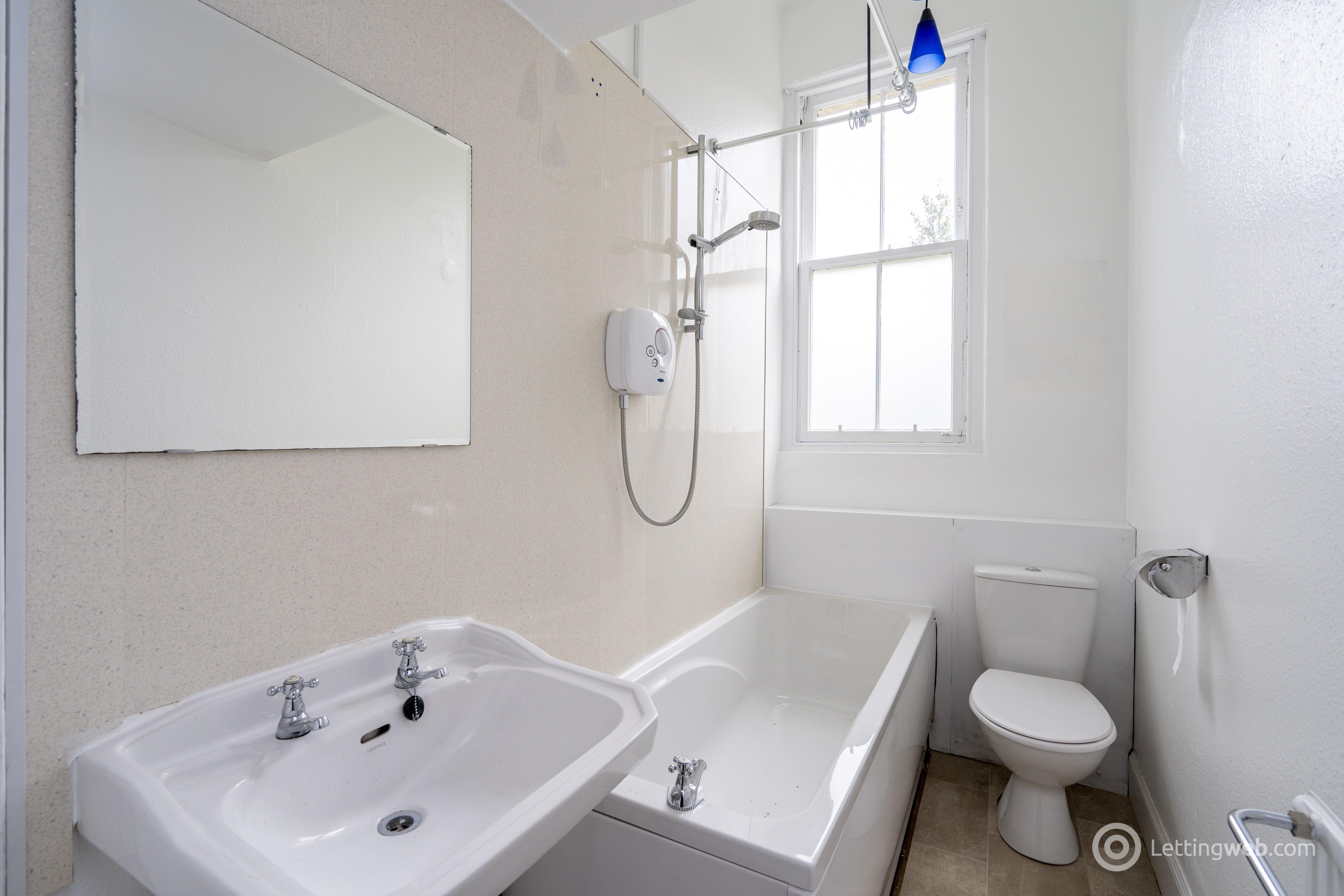 Property to rent in 7 Comely Bank Grove