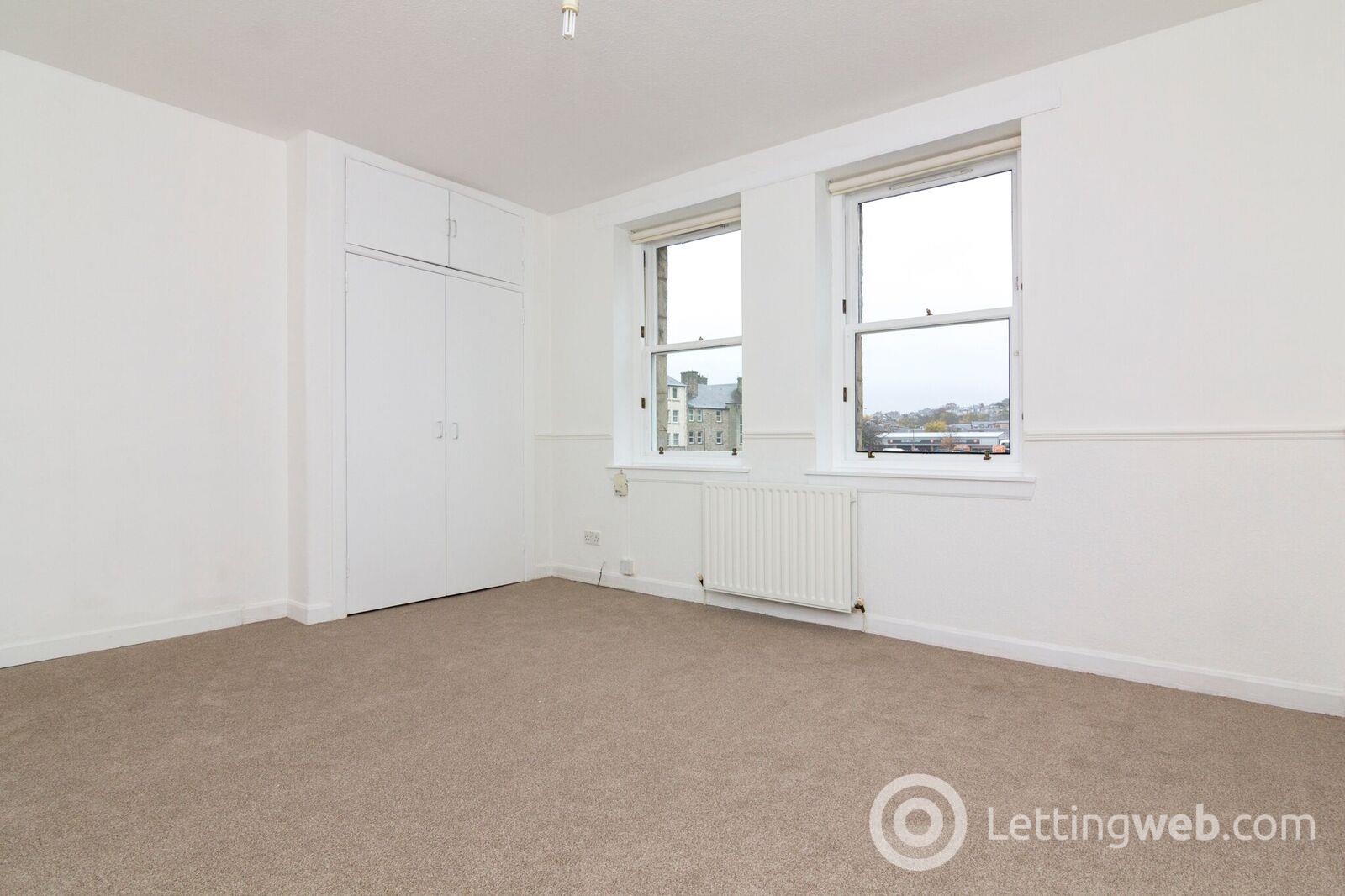 Property to rent in Piershill Square East