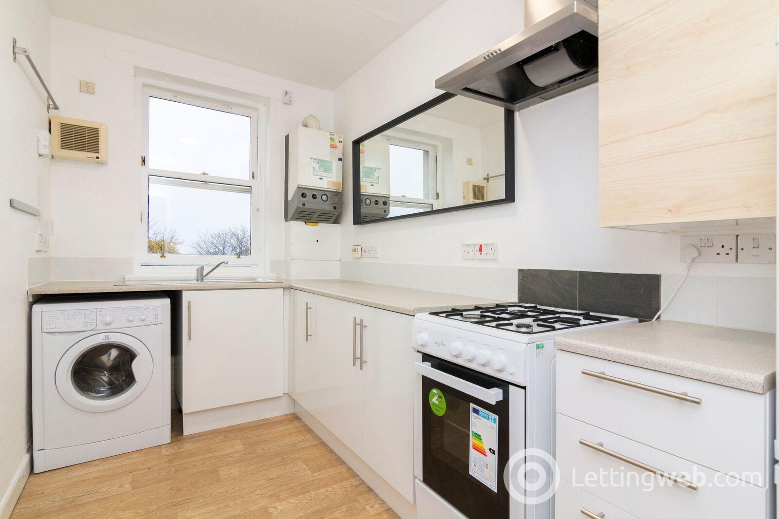 Property to rent in Piershill Square East