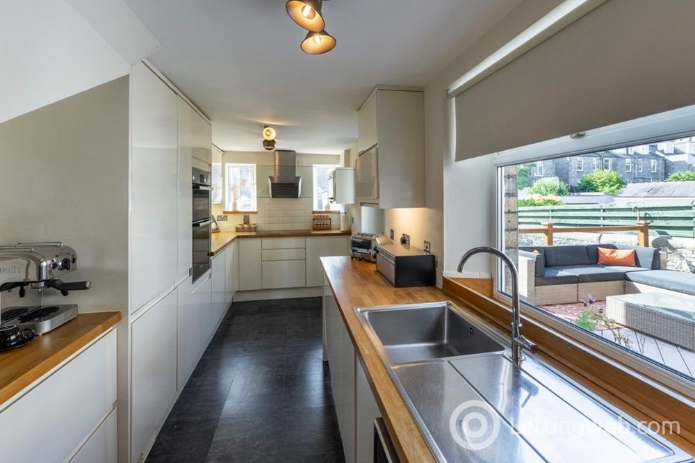 Property to rent in Carlton Place, Aberdeen, AB15