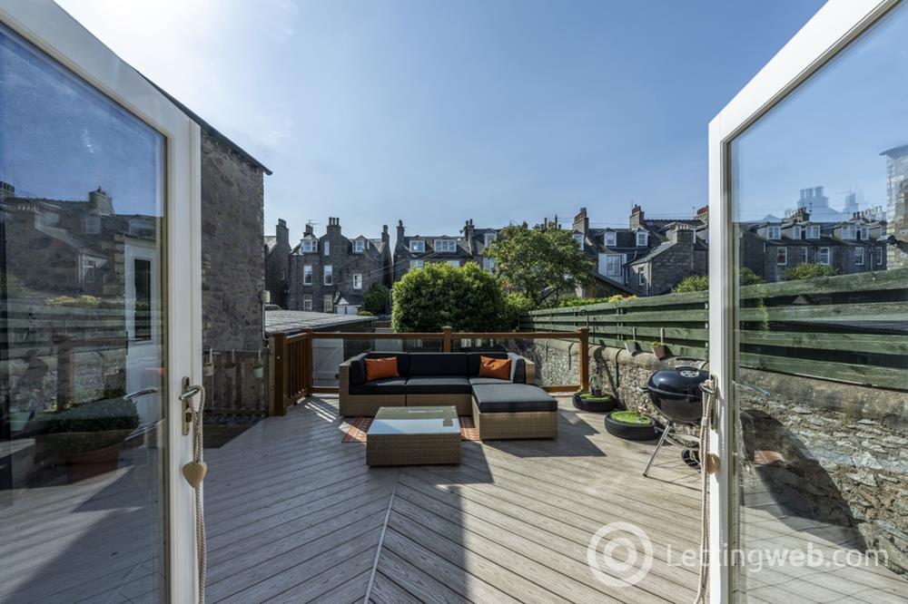 Property to rent in Carlton Place, Aberdeen, AB15