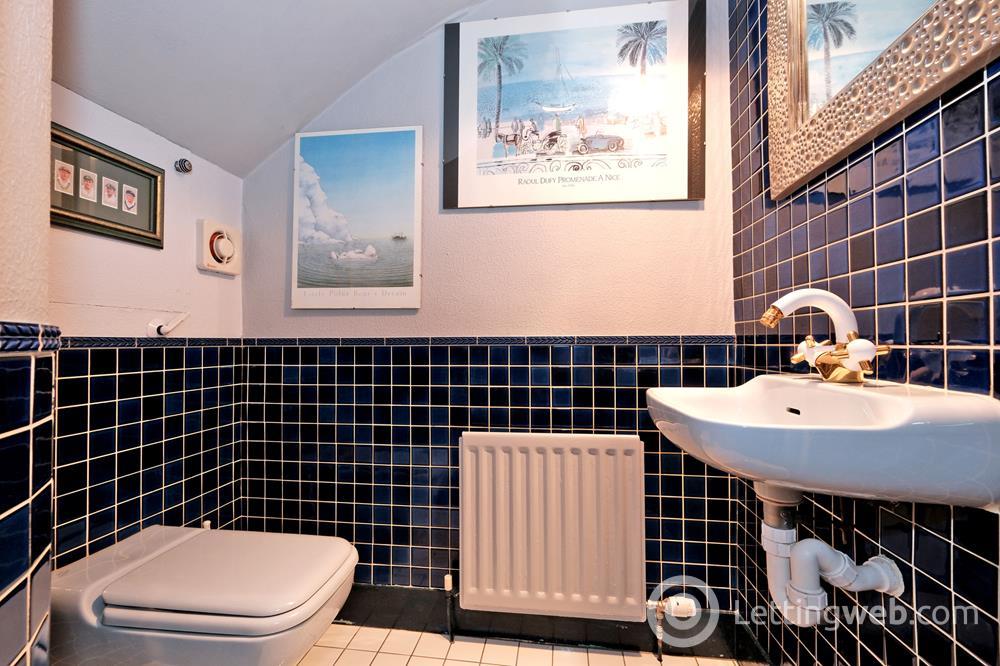 Property to rent in Richmondhill Place, Aberdeen, AB15