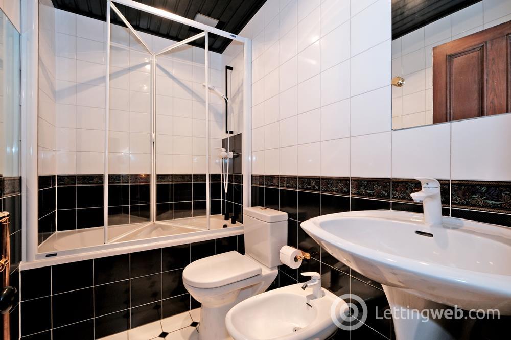 Property to rent in Richmondhill Place, Aberdeen, AB15