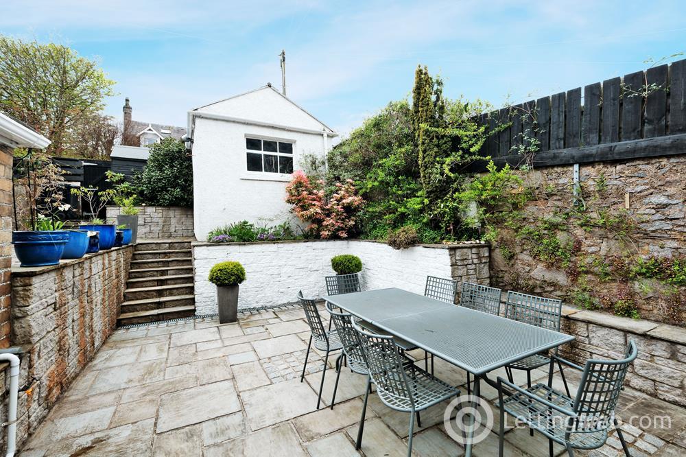 Property to rent in Richmondhill Place, Aberdeen, AB15