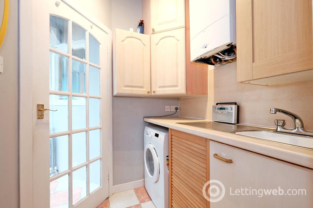 Property to rent in Richmondhill Place, Aberdeen, AB15