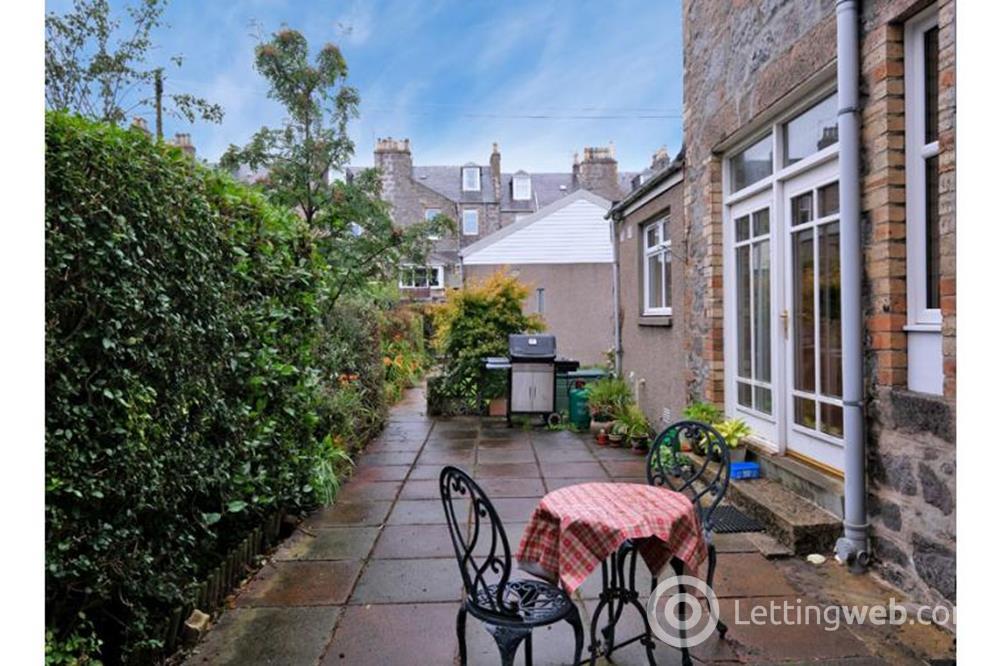 Property to rent in Beaconsfield Place, Aberdeen, AB15
