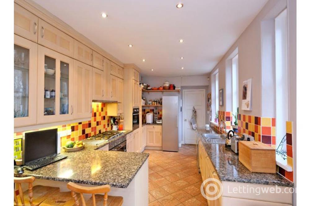Property to rent in Beaconsfield Place, Aberdeen, AB15