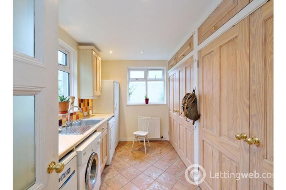 Property to rent in Beaconsfield Place, Aberdeen, AB15