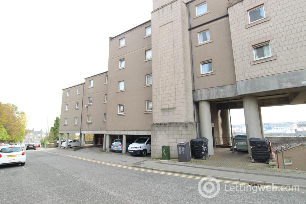 Property to rent in Castle Terrace, Aberdeen, AB11