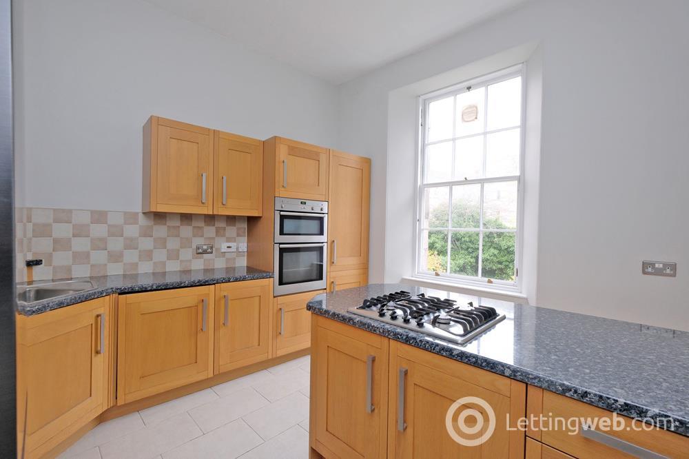 Property to rent in Crimon Place, First Floor, AB10